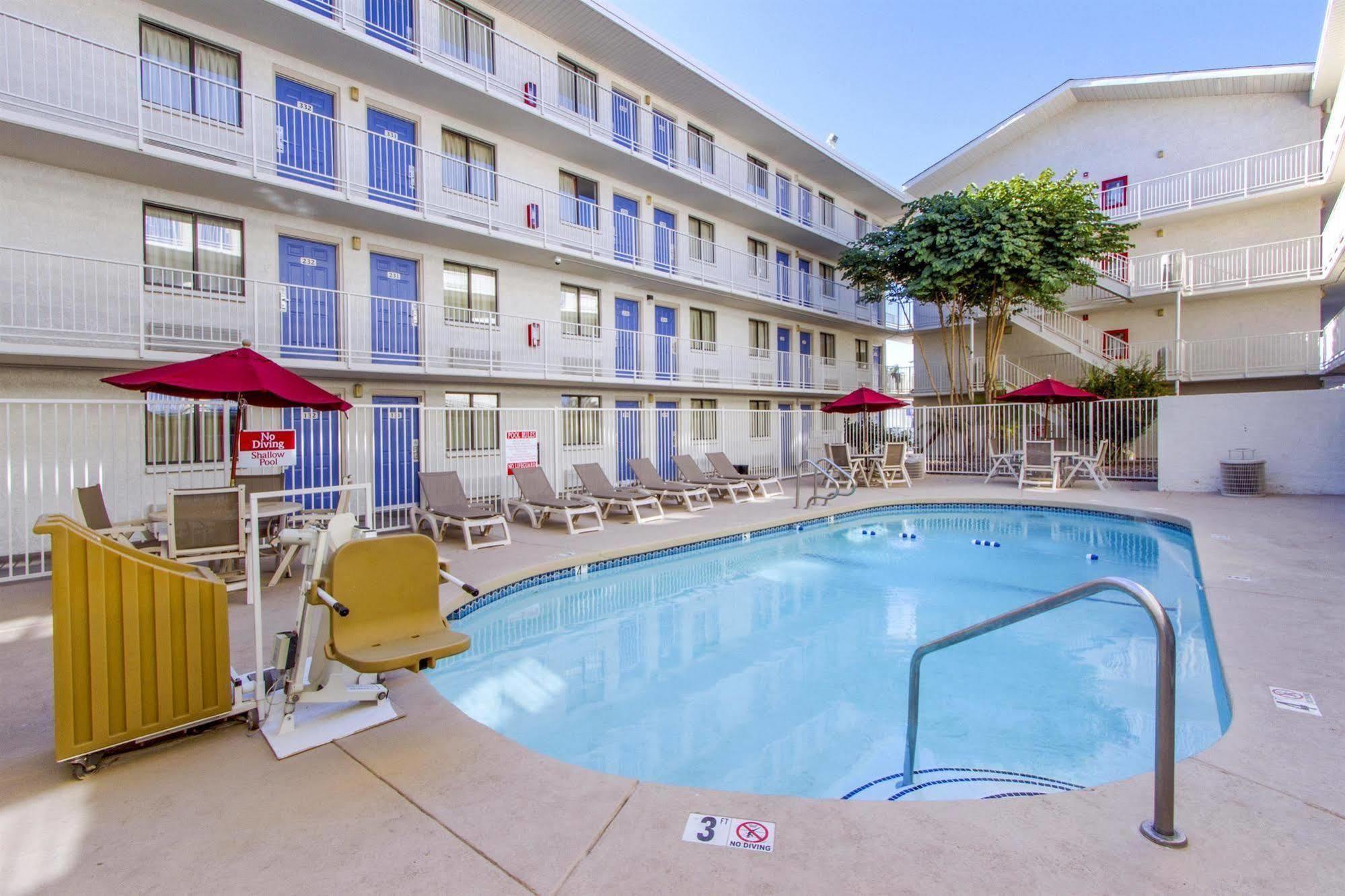Phoenix Inn Dış mekan fotoğraf